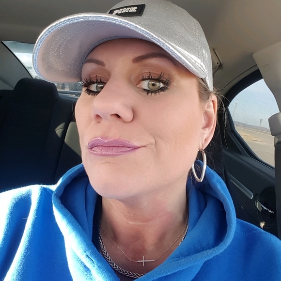 Meet your Posher, Stacy - Picture 1 of 1